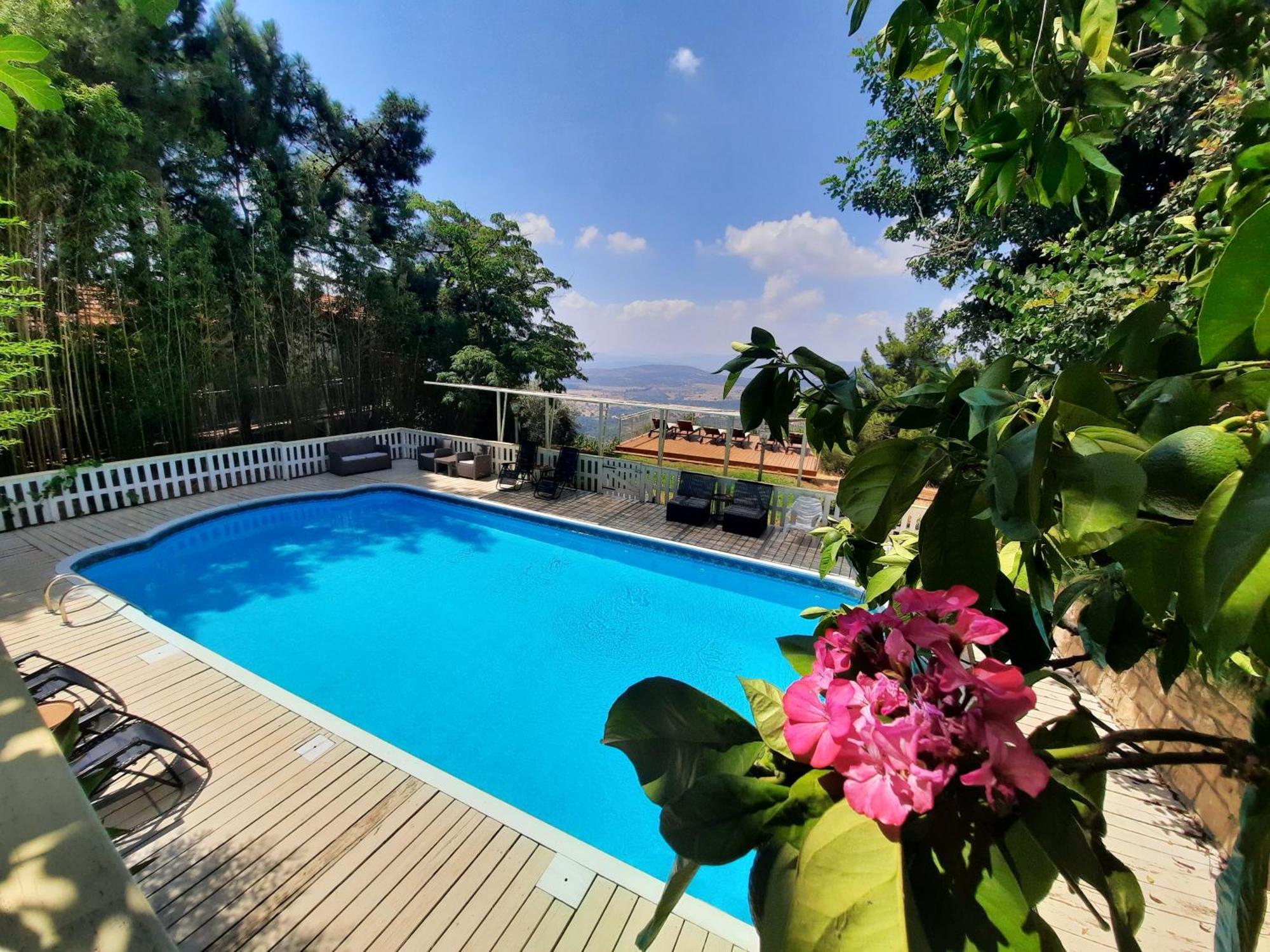 Ha'Seuda Ha'Achrona Suites Amirim Kültér fotó