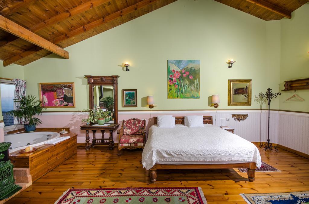 Ha'Seuda Ha'Achrona Suites Amirim Kültér fotó