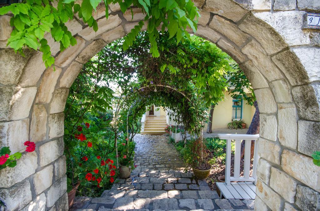 Ha'Seuda Ha'Achrona Suites Amirim Kültér fotó